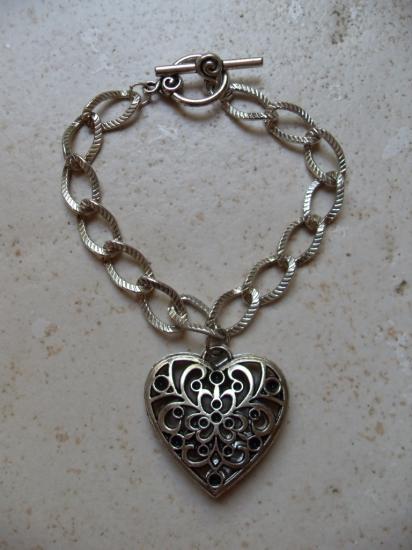 Bracelet cha�ne argent et coeur.