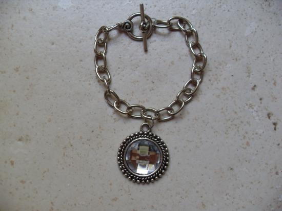 Bracelet cha�ne argent et rond strass.