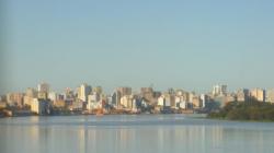 porto Alegre e o rio guaiba