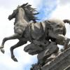 Monter sur ses grands chevaux sur la Place de la Concorde
