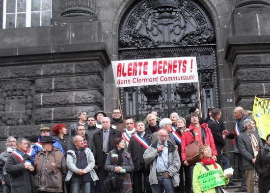 Les militants anti-incinération descendent dans la rue les-militants-anti-incineration-descendent-dans-la-rue