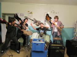 Scratshy band