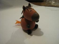 cheval en porcelaine froide
