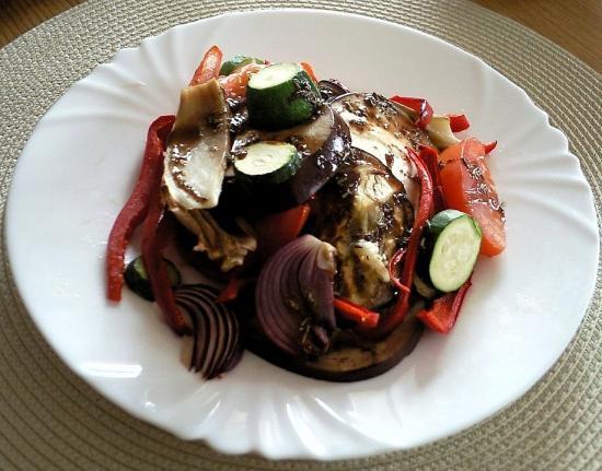 Salade de légumes à la sauce moutardée Salade de légumes à la sauce moutardée