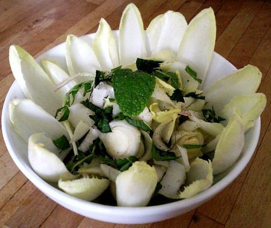 Salade d'endives à la menthe Salade d'endives à la menthe