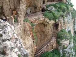 Mont Arbel- Escalier taille dans la montagne