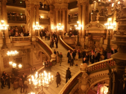 Les escaliers de l'Opéra Garnier un soir de spectacle, the Opera House in Paris, Esprit de Paris - private guide